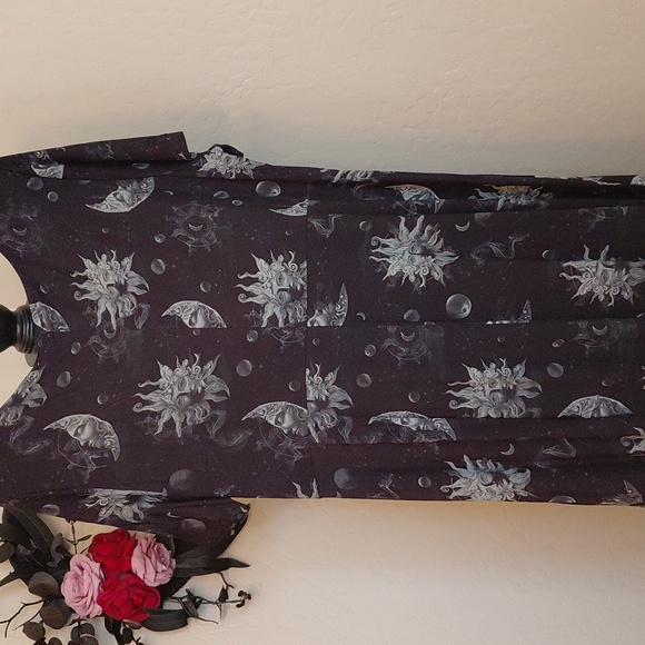 KILLSTAR 4x UMBRAL MAXI DRESS SUN AND MOON PRINT SHORT SLEEVES - Picture 8 of 9